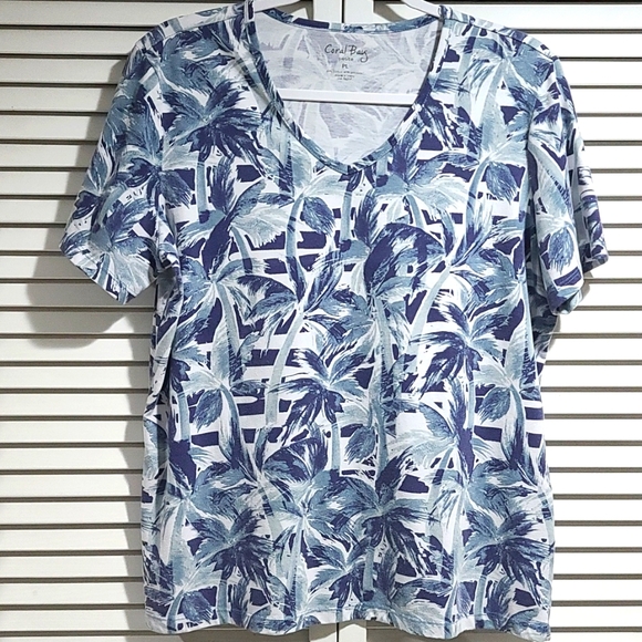 Womens tops 3 pk bundle. Size Petite Large - Picture 10 of 12